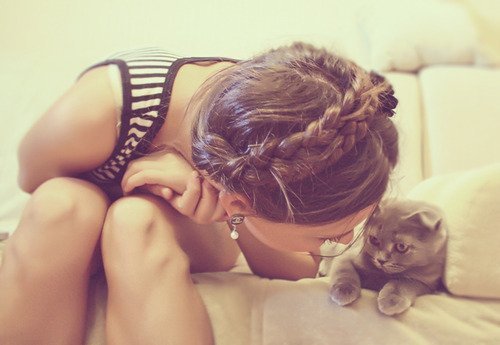 11 redenen waarom vrouwen met een kat de beste girlfriends zijn