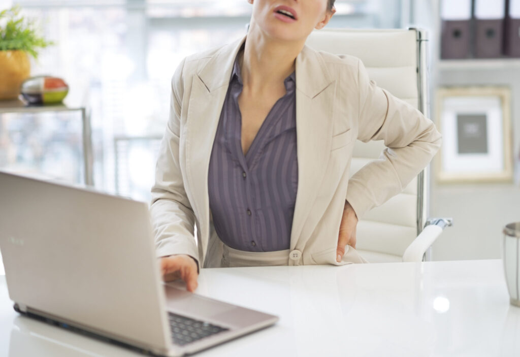 5 tips om rugpijn te voorkomen bij zittend werk