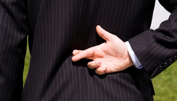 6 tekenen dat iemand liegt