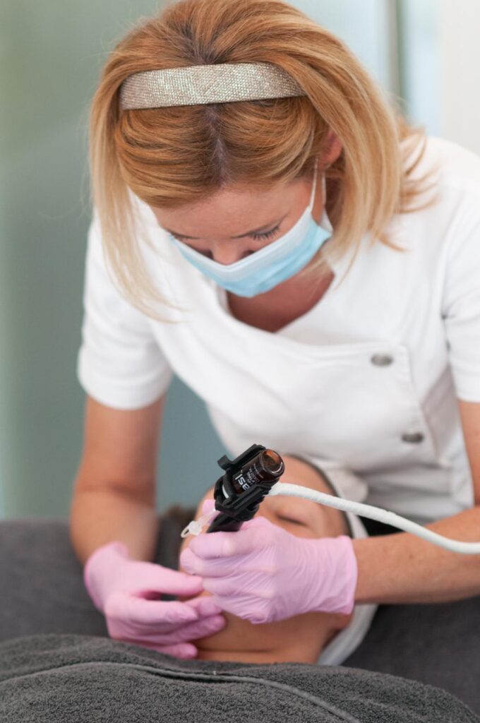 REVIEW De Superboost-behandeling: beter dan botox?