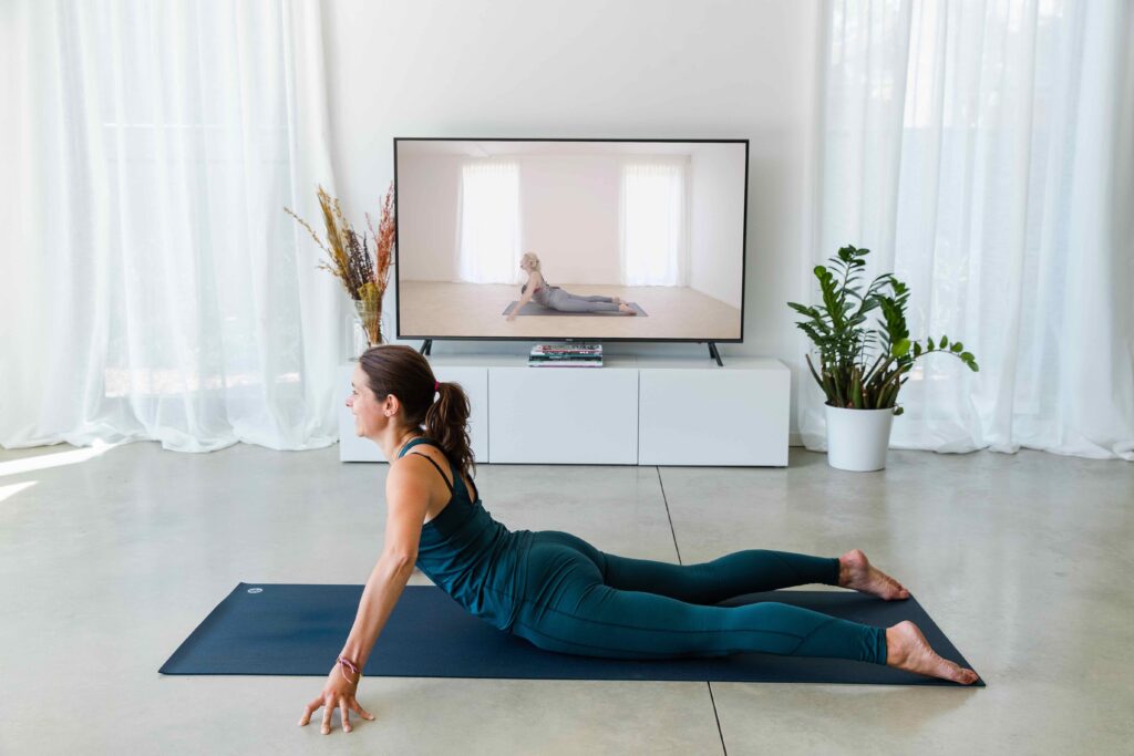 Fit in je kot: nieuw online platform groepeert yoga-, meditatie- en healinglessen van 15 coaches