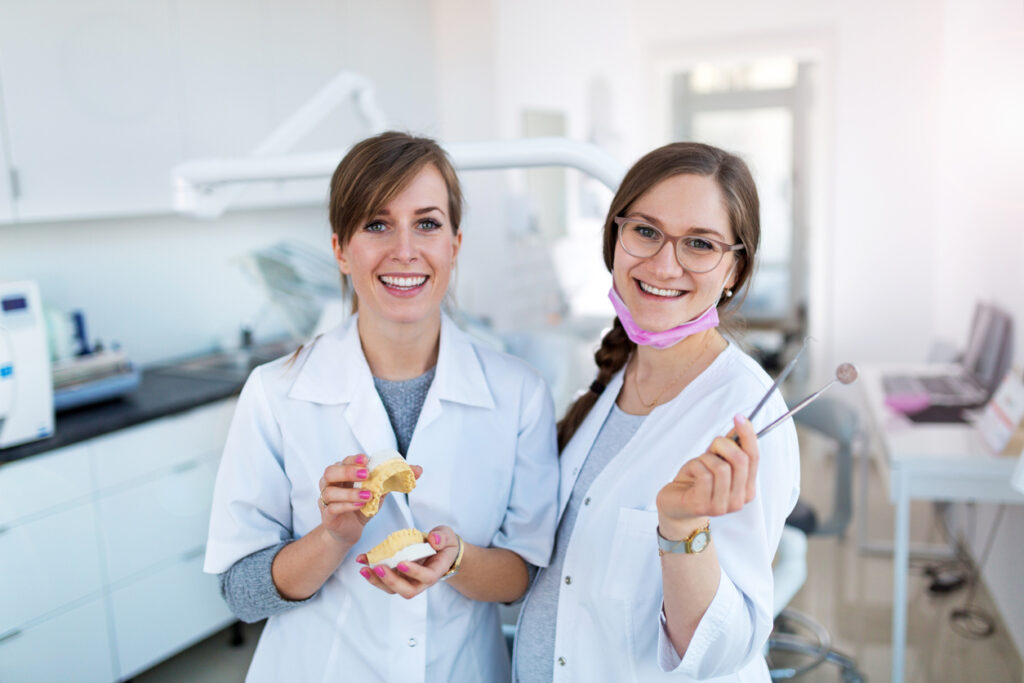 4 redenen waarom een tandzorgverzekering voor het gezin afsluiten een prima investering is