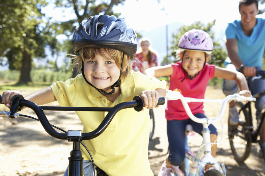 De beste manieren om je kind te leren fietsen
