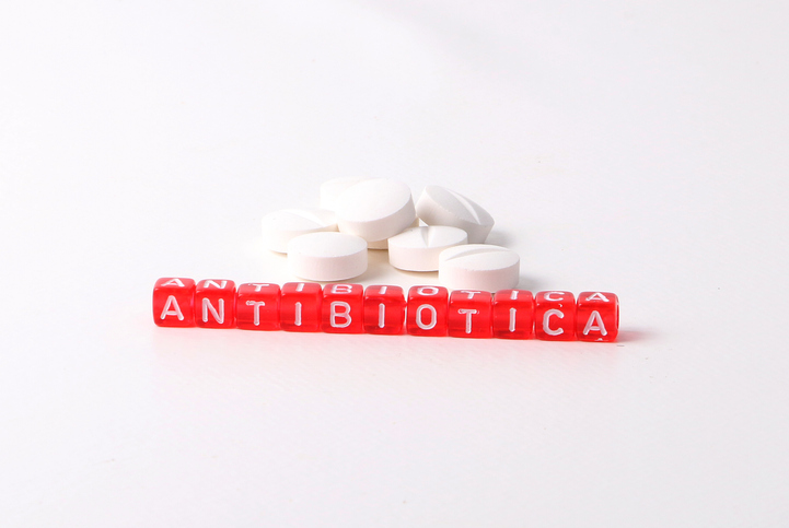 Wat zijn de bijwerkingen van antibiotica en alcohol