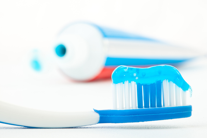 BIZAR: je kunt je tandpasta voor verschillende zaken gebruiken!