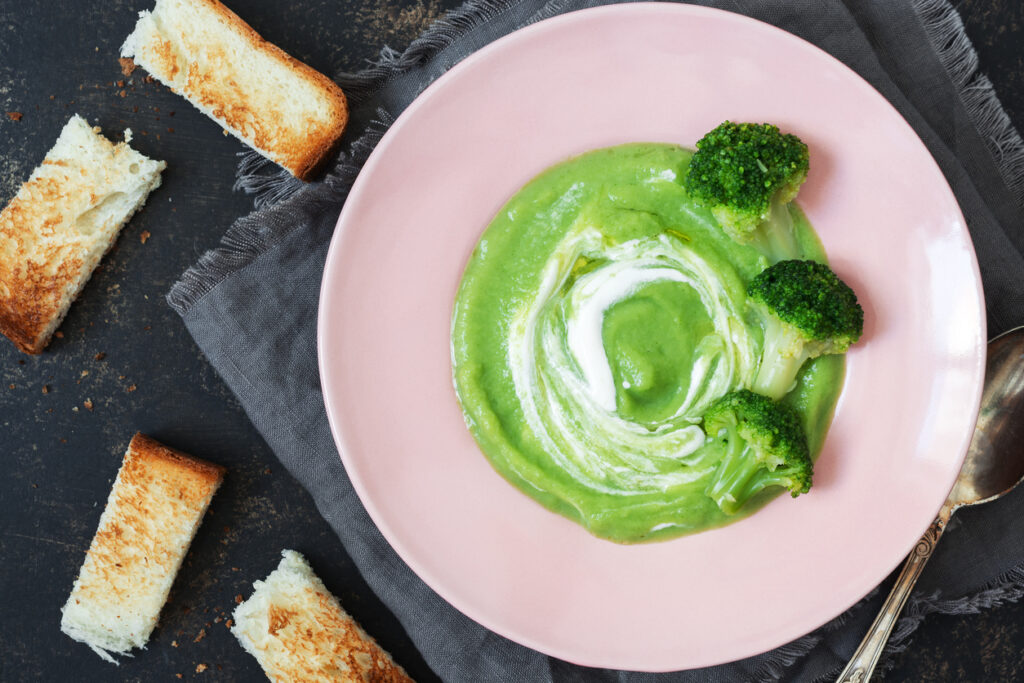 Broccolisoep (met toast met groene pesto)