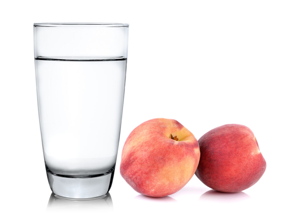 De gearomatiseerde waters ‘Spa Touch Of’ lanceren twee nieuwe smaken : appel en perzik