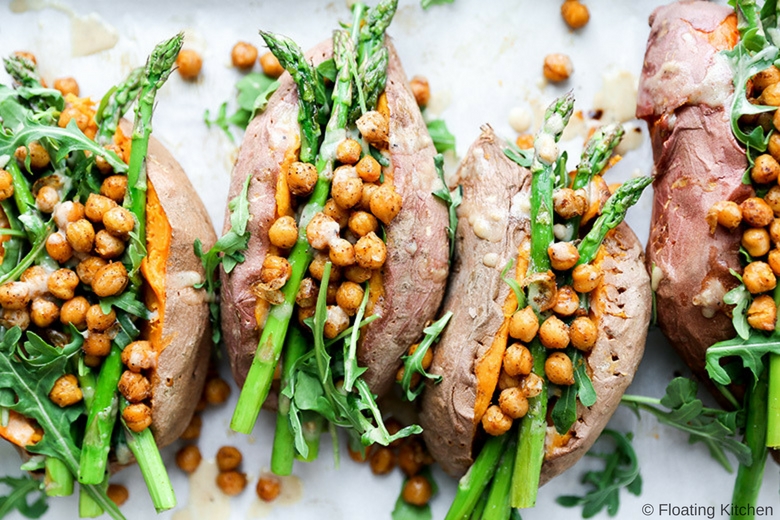 Gevulde zoete aardappel met asperges