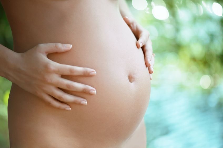 Gezwollen buik bij Baby’s of aan het begin van de Zwangerschap