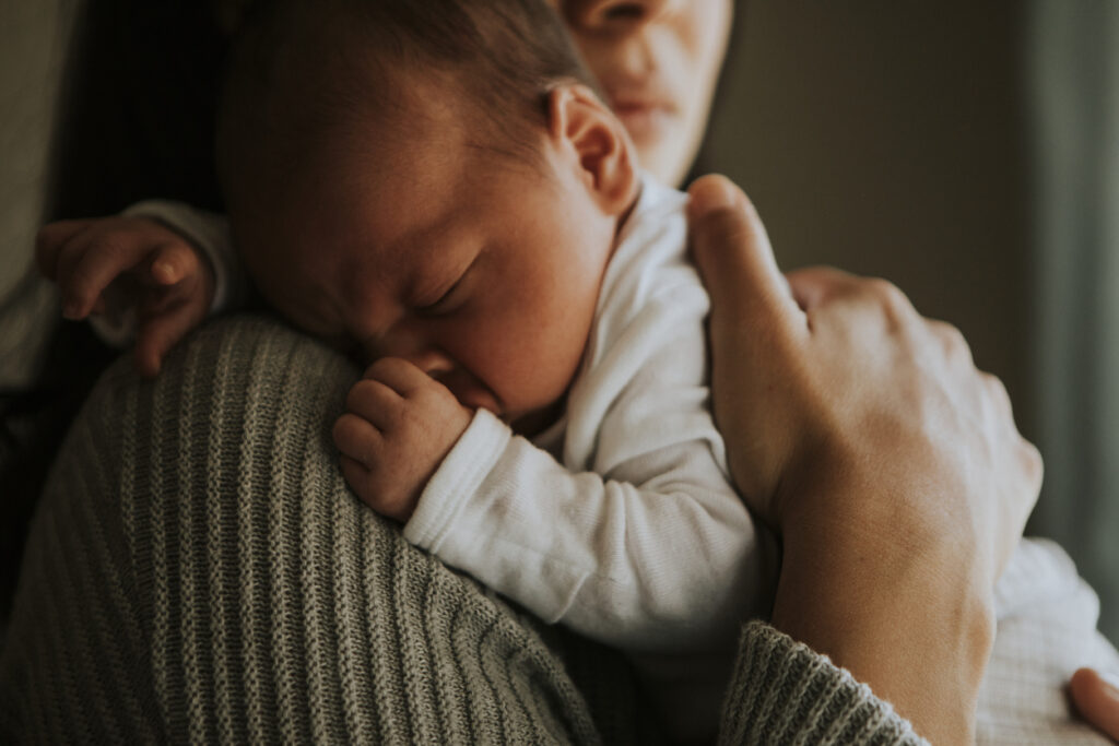 Blootstelling aan luchtvervuiling tijdens zwangerschap leidt tot hogere bloeddruk bij baby’s