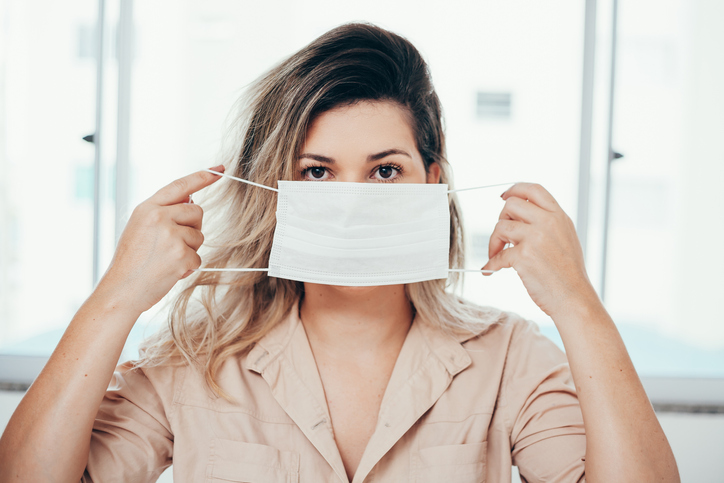 Puistjes door je mondmasker? De schoonheidsspecialiste geeft tips