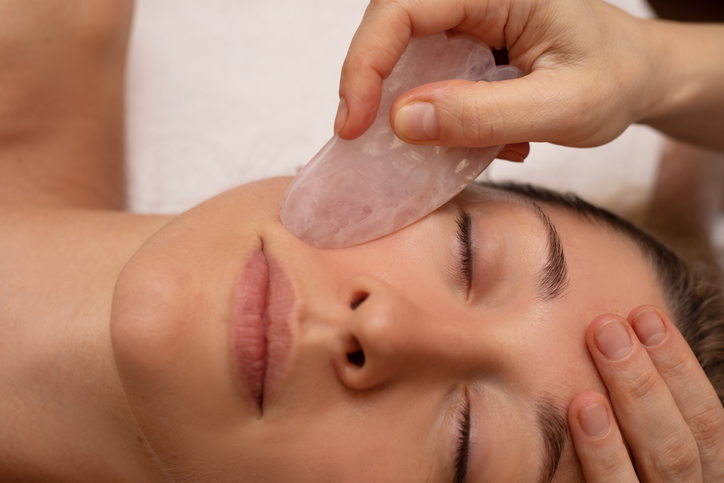 Geef je huid snel en makkelijk een natuurlijke boost met Gua Sha
