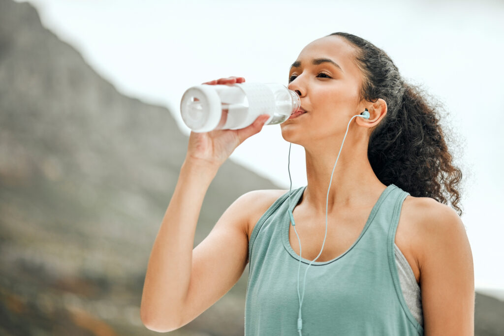 Hydrateren kun je leren: 6 tips om meer water te drinken