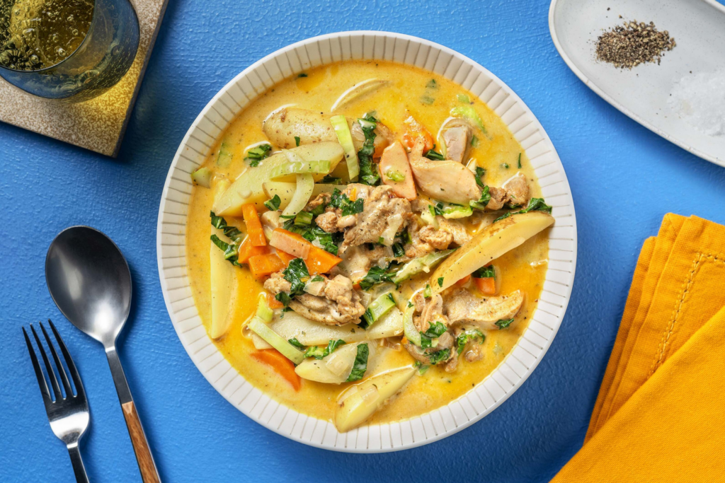 RECEPT Aziatische curry-maaltijdsoep met kip en aardappel