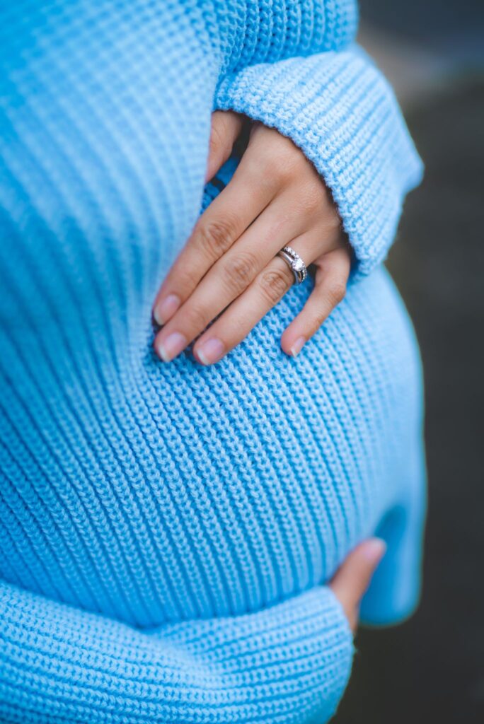 zwangere vrouw zwangerschapstest