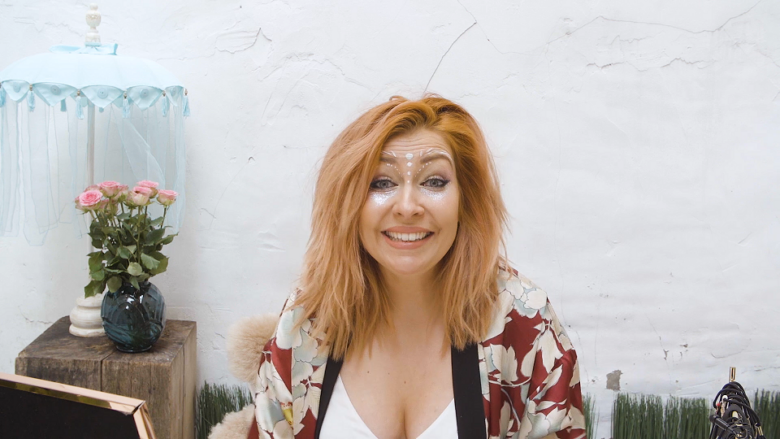 Make-up tutorial: Zo creëer je de mooiste, partyproof festivallook