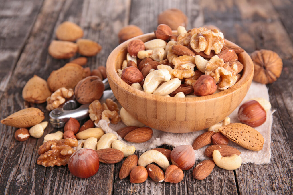 Eet meer noten om je cholesterol te verlagen