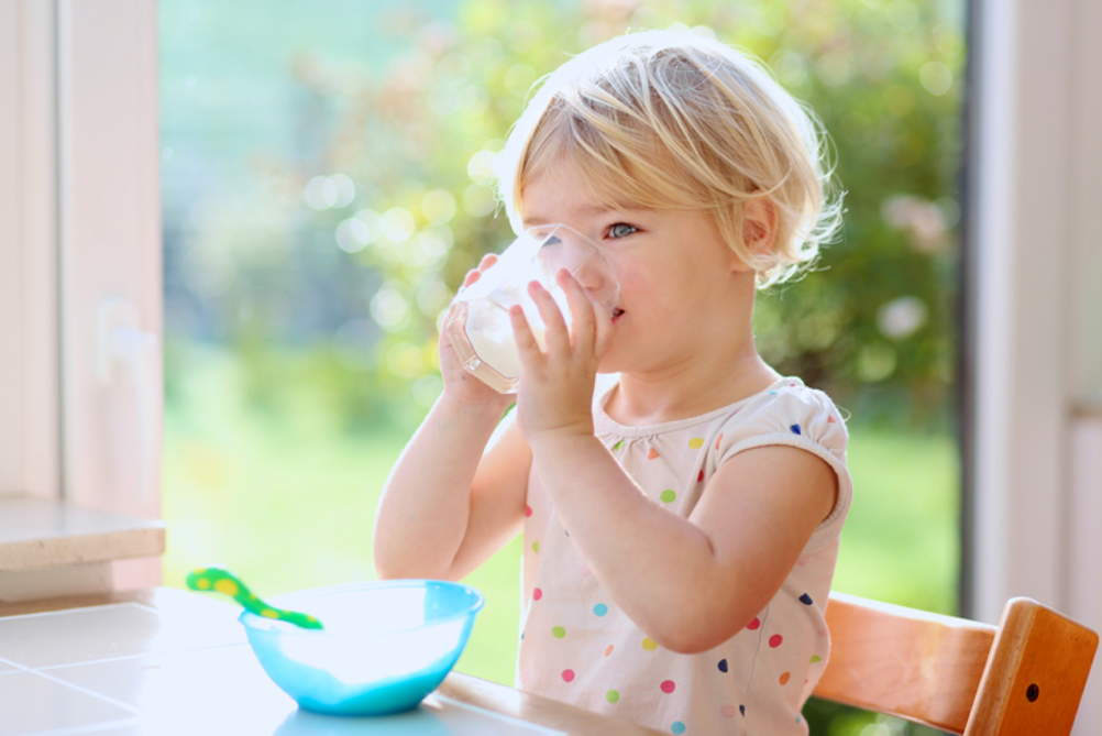 Vanaf wanneer drinkt je kindje groeimelk?